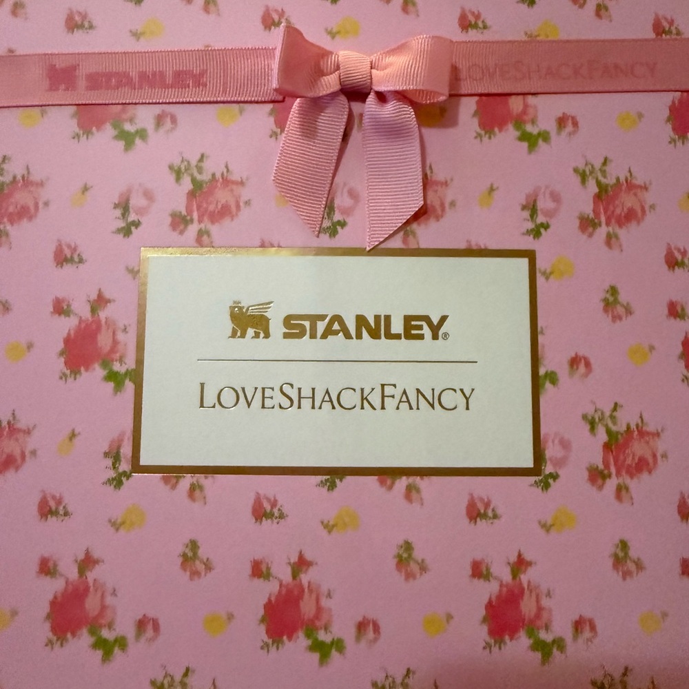 Stanley 30 oz Love Shack Fancy Quencher Flowstate Tumbler
ibiza sunset